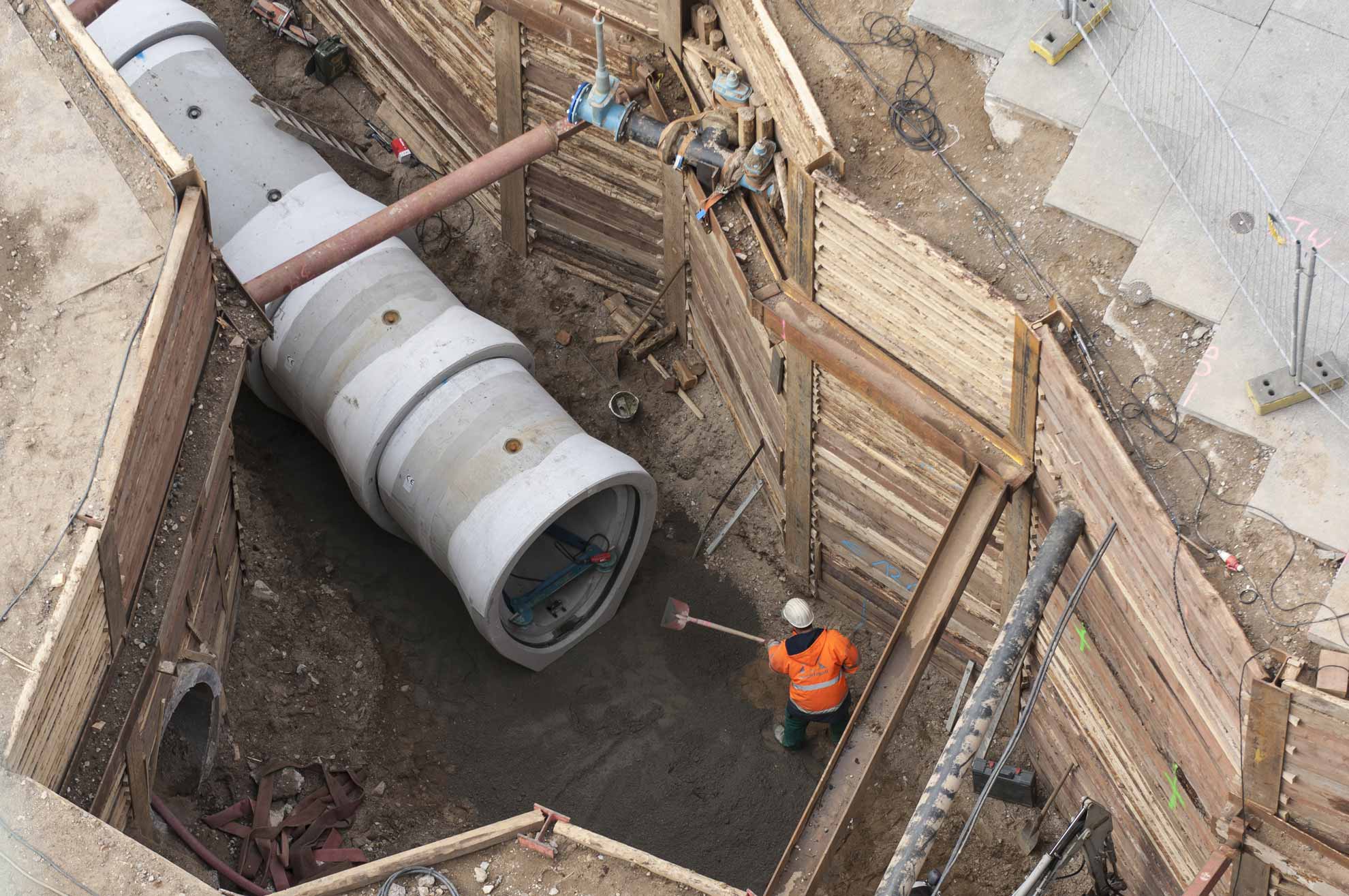 Verbauarbeiten beim Rohrleitungsbau in Schwerin